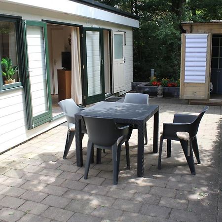 Sfeervolle Chalet Met Terras, H14 De Veldkamp, Epe, Voor 4 Personen Exterior photo