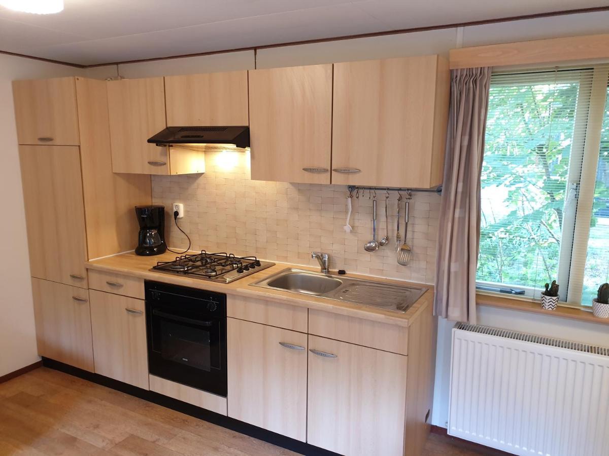 Sfeervolle Chalet Met Terras, H14 De Veldkamp, Epe, Voor 4 Personen Exterior photo
